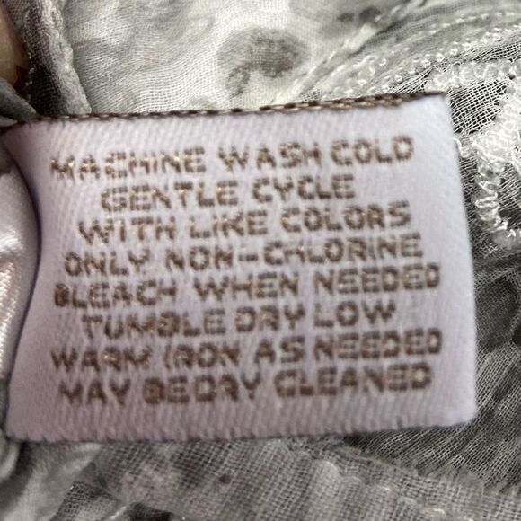 Chico’s Sheer with Sequins Gray and White Tunic Chico's Size 0 - Picture 11 of 15